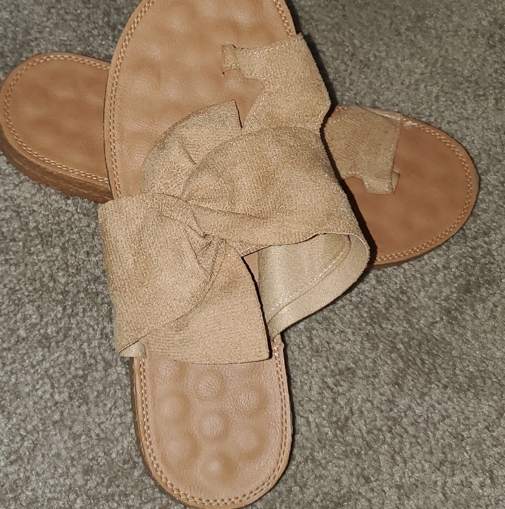 Casual flats